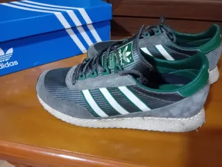 Adidas Talla 42 Gris y Verde