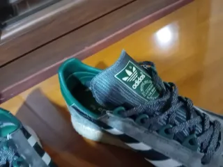 Adidas Talla 42 Gris y Verde