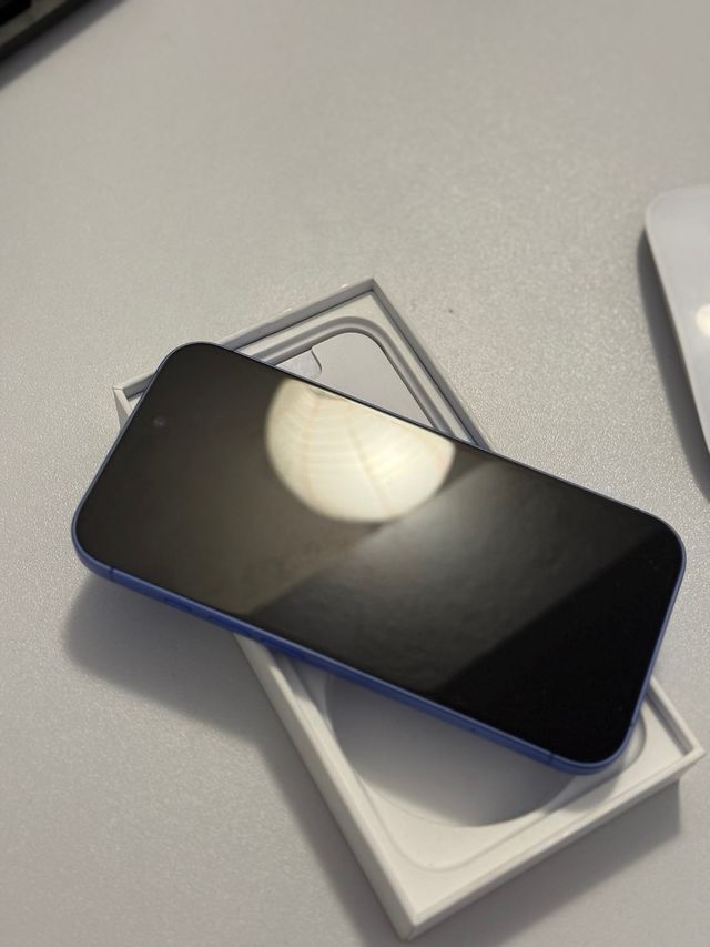 iPhone 16 128GB IMPOLUTO