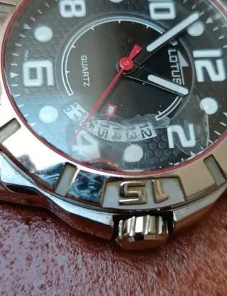 Tres relojes Springfield, Lotus, copia Ferrari