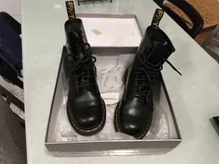 Botas Dr. Martens Airwair Negras Talla 37