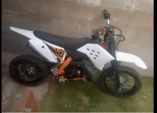 Se vende moto IMR de 50cc crros