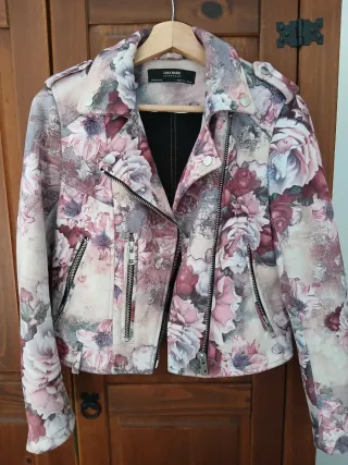 Chaqueta floral Zara