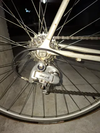 Bicicleta carretera vintage blanca