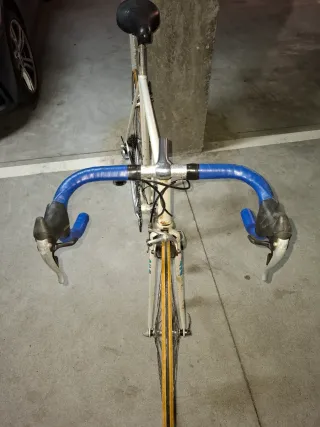 Bicicleta carretera vintage blanca