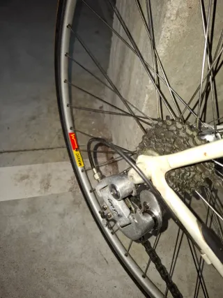 Bicicleta carretera vintage blanca