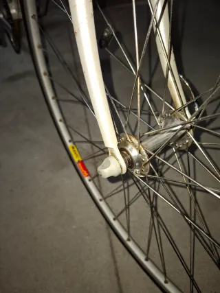 Bicicleta carretera vintage blanca