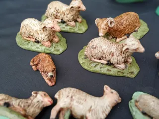 Pastore con pecore in gesso policromo