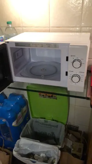 Microondas OK. OMW 2024-3 W Blanco