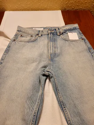 Pantalón vaquero Zara T-38.