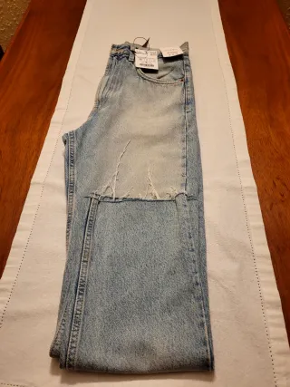 Pantalón vaquero Zara T-38.