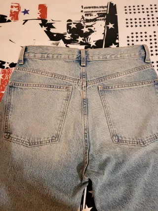 Pantalón vaquero Zara T-38.