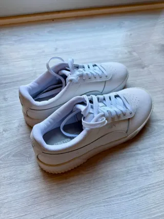 Zapatillas Puma Blancas Talla 39, Nuevas