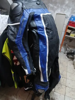 Mono de moto cuero negro