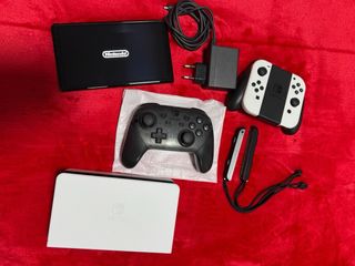 Nintendo Switch OLED - Negro/Blanco