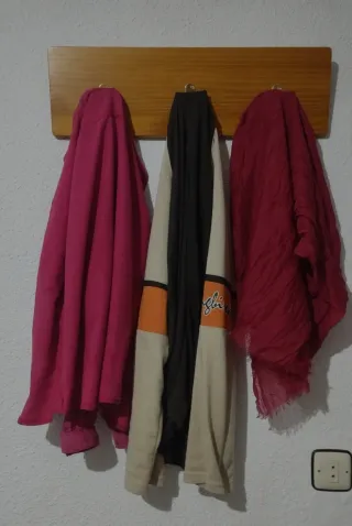 Perchero de pared Madera y Metal Dorado 63×19 CT