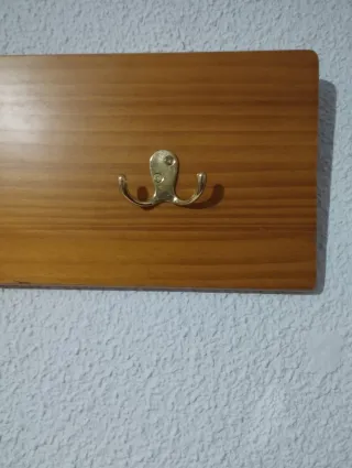 Perchero de pared Madera y Metal Dorado 63×19 CT