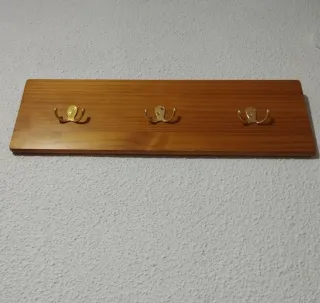 Perchero de pared Madera y Metal Dorado 63×19 CT