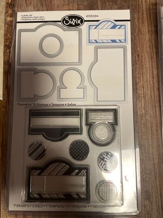 Troqueles Sizzix Framelite & Stamps 658294