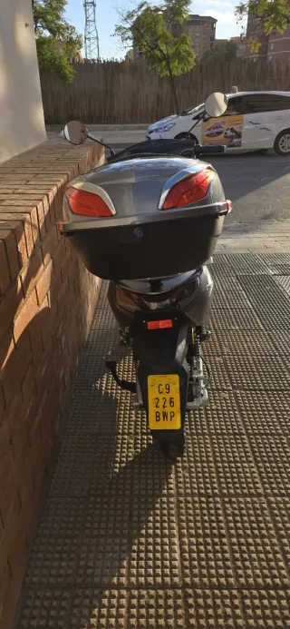 Ciclomotor Eléctrico marca Linze Street  Gris