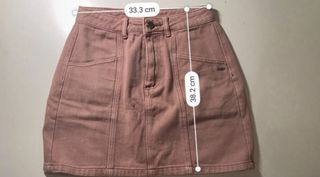 Falda vaquera corta marrón/rosa