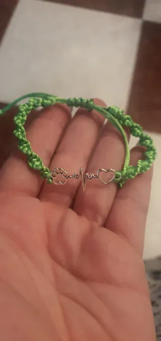 Pulsera latido animal plata y verde