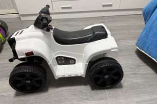 Quad eléctrico infantil blanco