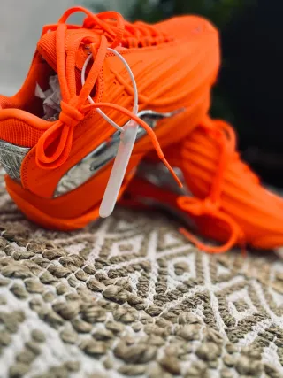 Zapatillas Naranja y Plata