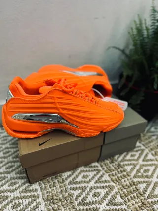 Zapatillas Naranja y Plata