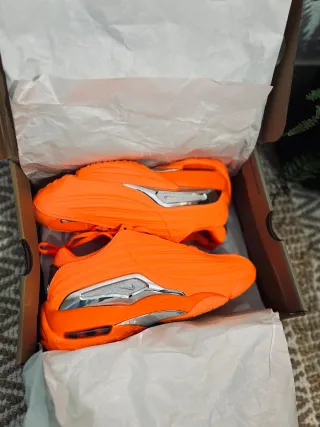 Zapatillas Naranja y Plata