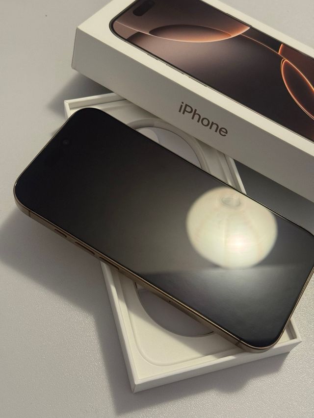 iPhone 16 Pro 256 GB IMPOLUTO