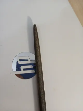 Escofina antigua con mango de madera