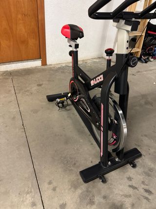 Bicicleta Estática SHUOOI Negra y Roja