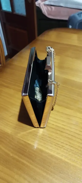 Bolso de mano caja rígida plateado