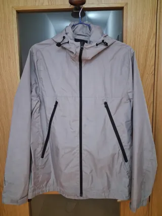 Chaqueta cortavientos impermeable gris