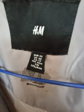 Chaqueta cortavientos impermeable gris