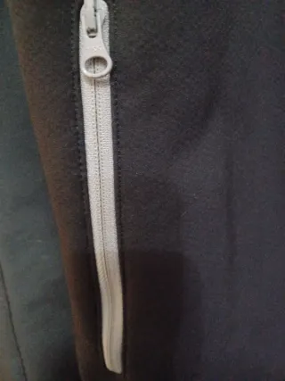 TXOLLO 15 € Chaqueta Quechua Talla 14 Negra