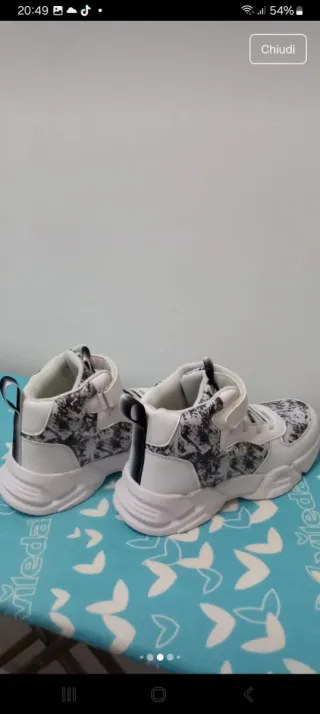 Stivaletti alla caviglia grigio e bianchi