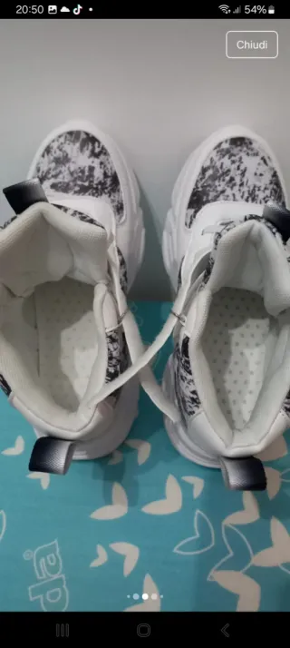 Stivaletti alla caviglia grigio e bianchi