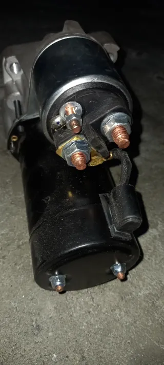 Motor de arranque HELLA 8EA 011 610-521