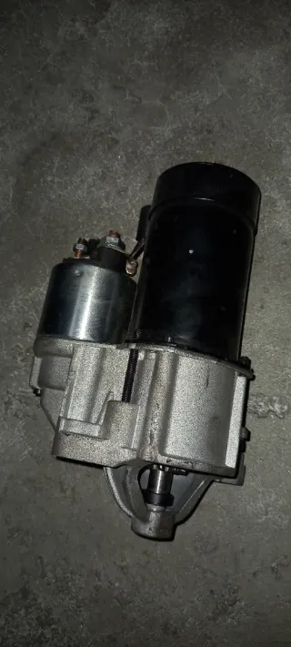 Motor de arranque HELLA 8EA 011 610-521