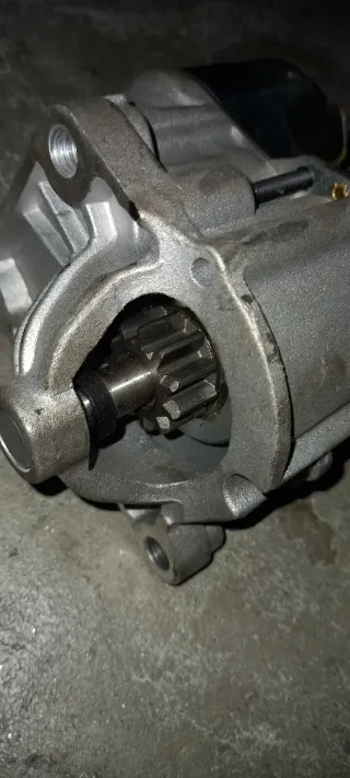 Motor de arranque HELLA 8EA 011 610-521