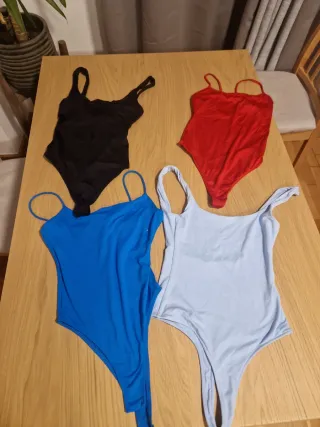 Bodys T. S (Negro, Rojo, Azul, Beige)