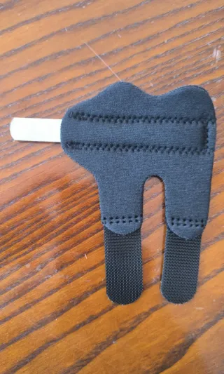 Férula para dedo ajustable