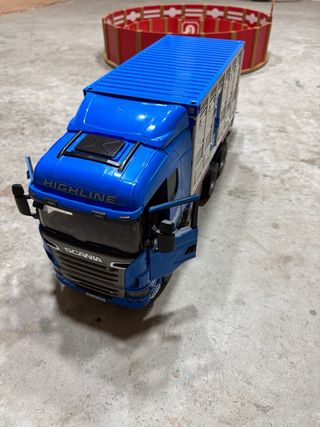 Plaza de Toros y Camión Juguete