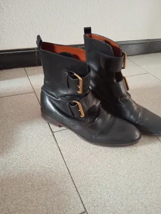 Botas grises con forro blanco