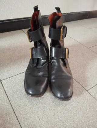 Botas grises con forro blanco