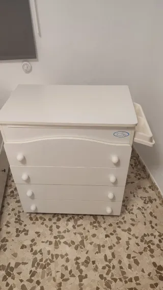 Cómoda infantil blanca 4 cajones