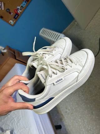 Deportivas Adidas Blancas y Azules