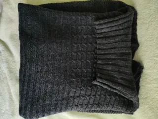 H&M - Poncho Gris de Punto